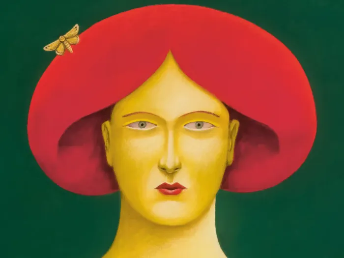 Porträt einer Person mit gelber Hautfarbe, die viele rote Haare hat mit einer kleinen gelben Libelle, vor grünem Hintergrund.