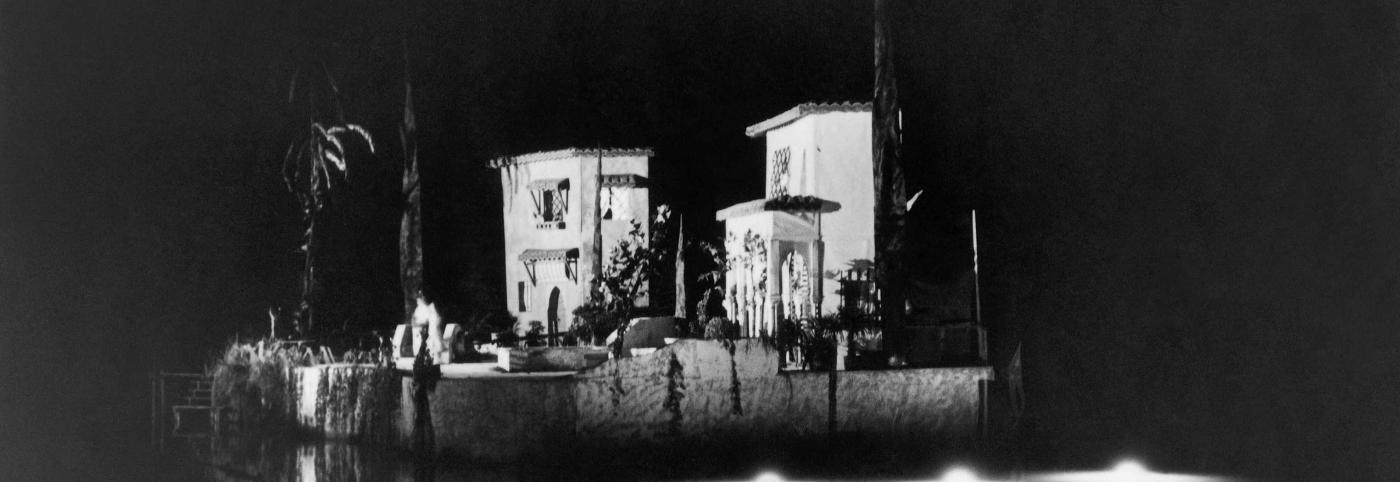 Die Entführung aus dem Serail - Seebühne - Bregenzer Festspiele - Bühnenbild schwarz weiß