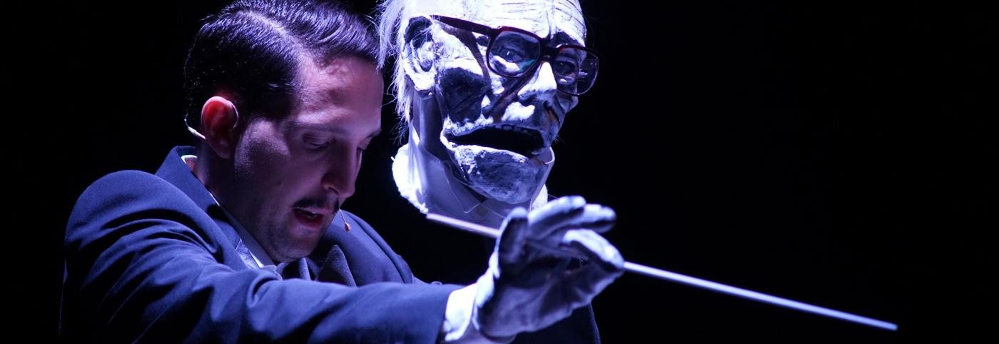 © Bregenzer Festspiele / Karl Forster Böhm - Theater am Kornmarkt - Bregenzer Festspiele - Detailaufnahme Habjan mit Puppe