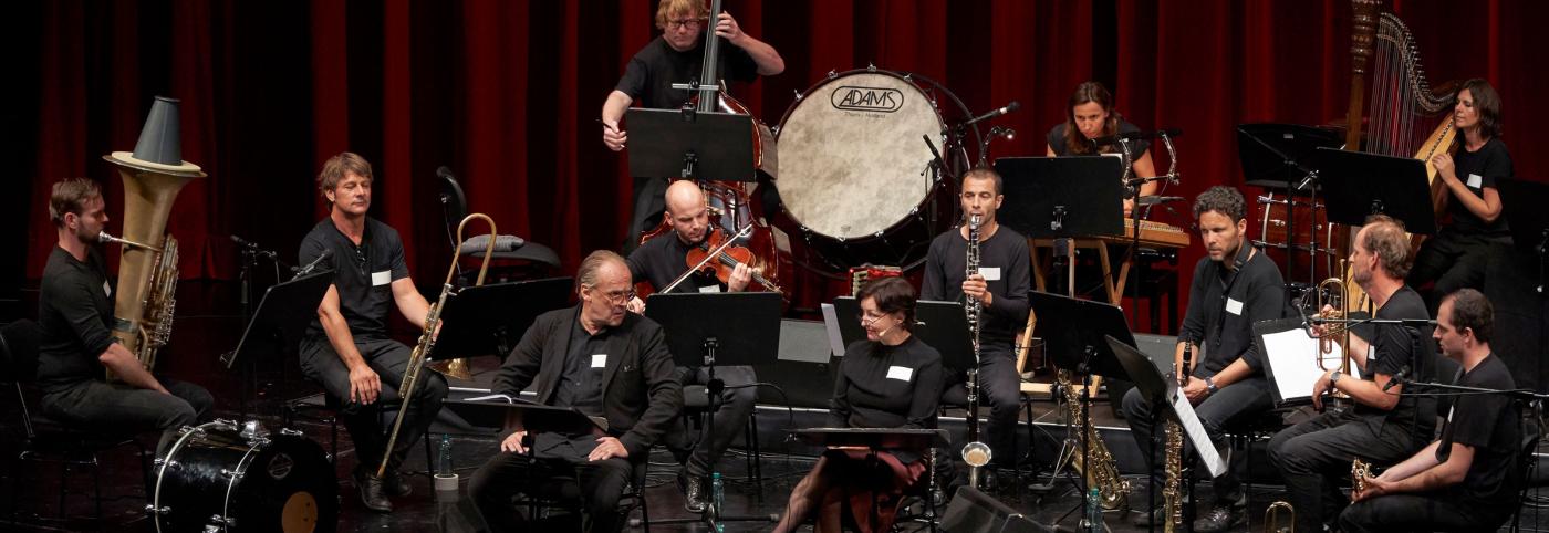 © Bregenzer Festspiele / Anja Köhler Arthur Schnitzler: Reigen - Festspielhaus - Bregenzer Festspiele - Orchester auf der Bühne