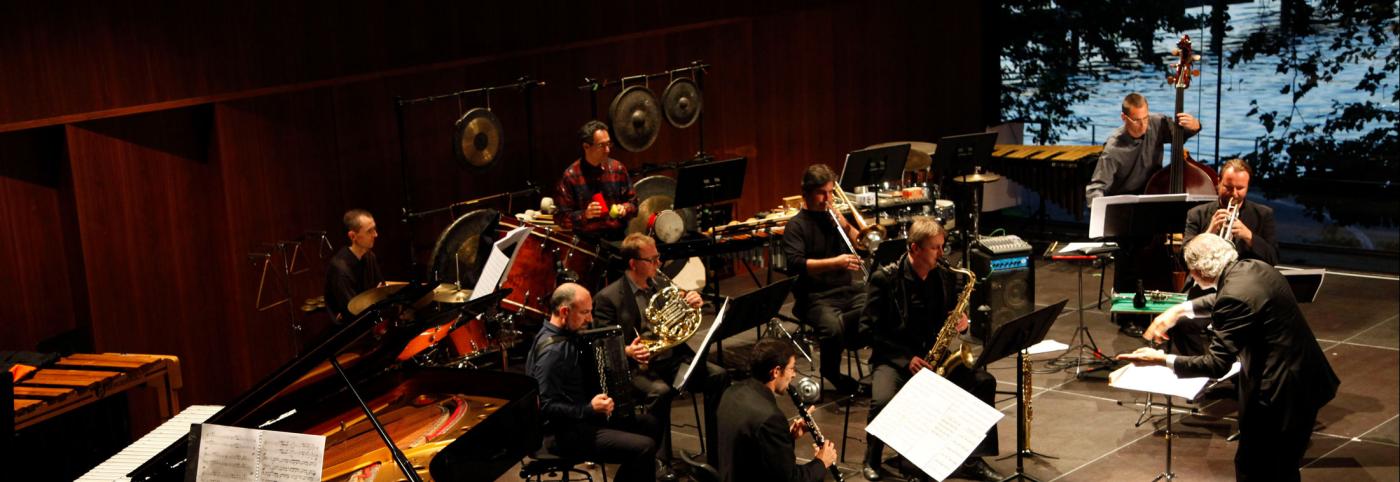 © Bregenzer Festspiele / andereart Kunst aus der Zeit Konzert - Festspielhaus - Bregenzer Festspiele - Orchester auf der Bühne