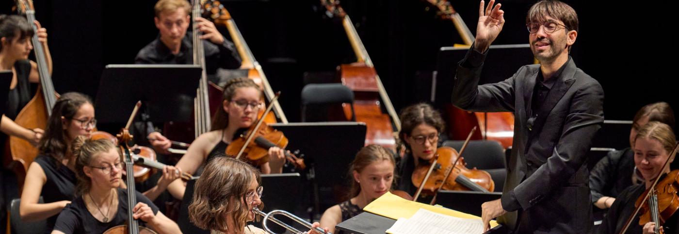 © Bregenzer Festspiele / Anja Köhler Orchesterakademie - Festspielhaus - Bregenzer Festspiele - Ausschnitt Orchester auf der Bühne