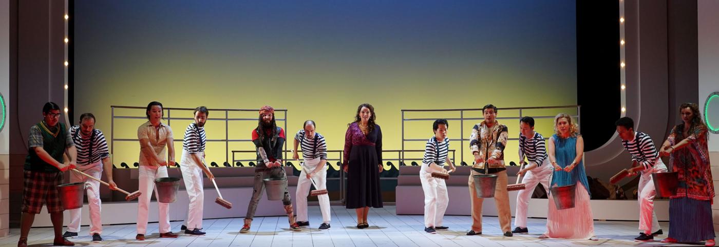 © Bregenzer Festspiele / Karl Forster Die Italienerin in Algier - Theater am Kornmarkt - Bregenzer Festspiele - Bühnenbild mit Matrosen