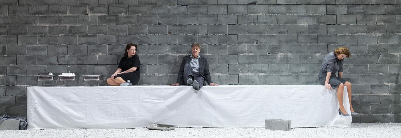© Matthias Horn Geschlossene Gesellschaft - Gastspiel Burgtheater - Festspielhaus - Bregenzer Festspiele - Bühnenbild