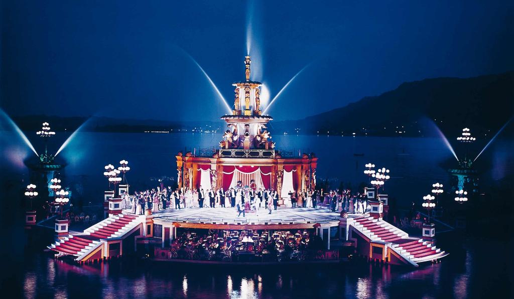 Die Fledermaus - Seebühne - Bregenzer Festspiele - Bühnenbild