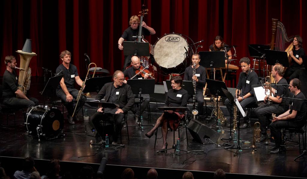 Arthur Schnitzler: Reigen - Festspielhaus - Bregenzer Festspiele - Orchester auf der Bühne