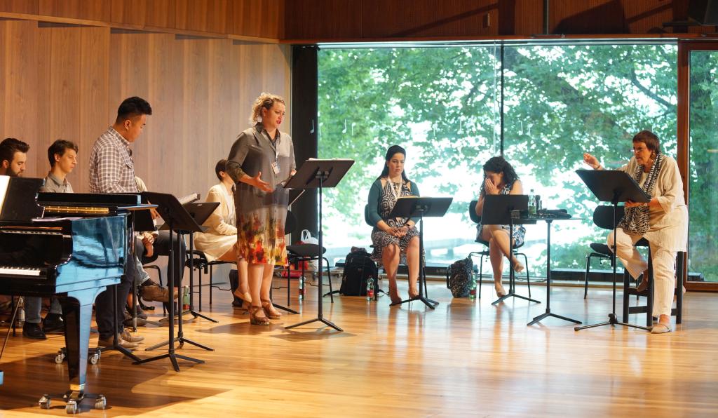 Meisterklasse - Brigitte Fassbaender - Festspielhaus - Bregenzer Festspiele - MusikerInnen auf der Bühne mit Fassbaender