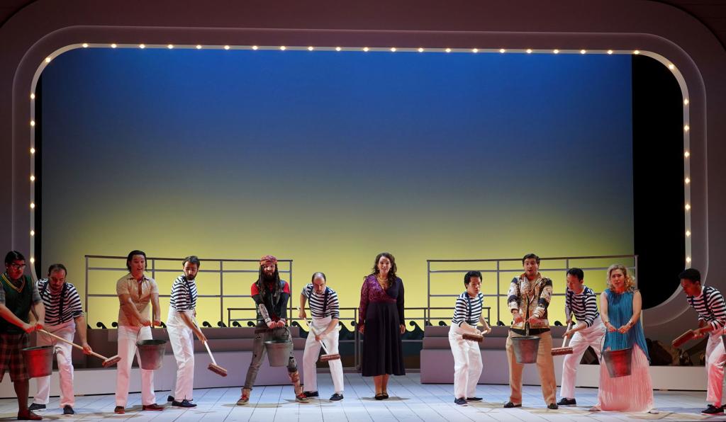 Die Italienerin in Algier - Theater am Kornmarkt - Bregenzer Festspiele - Bühnenbild mit Matrosen