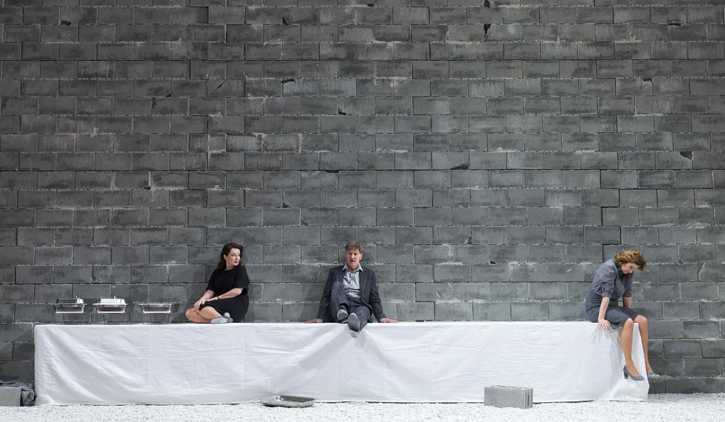Geschlossene Gesellschaft - Gastspiel Burgtheater - Festspielhaus - Bregenzer Festspiele - Bühnenbild