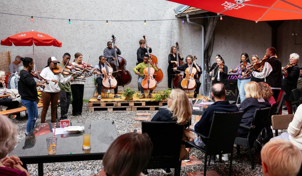 Sound of Bregenz - Bregenzer Festspiele - MusikerInnen spielen im Freien